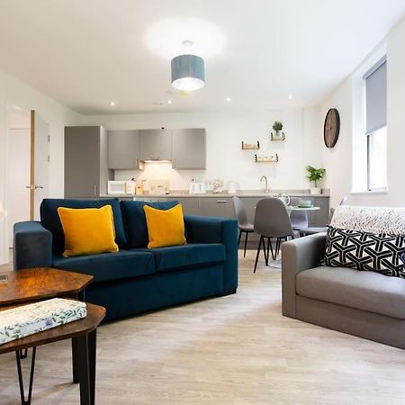 Polly'S Place Apartment Taunton & Free Off Road Parking & Wifi ภายนอก รูปภาพ