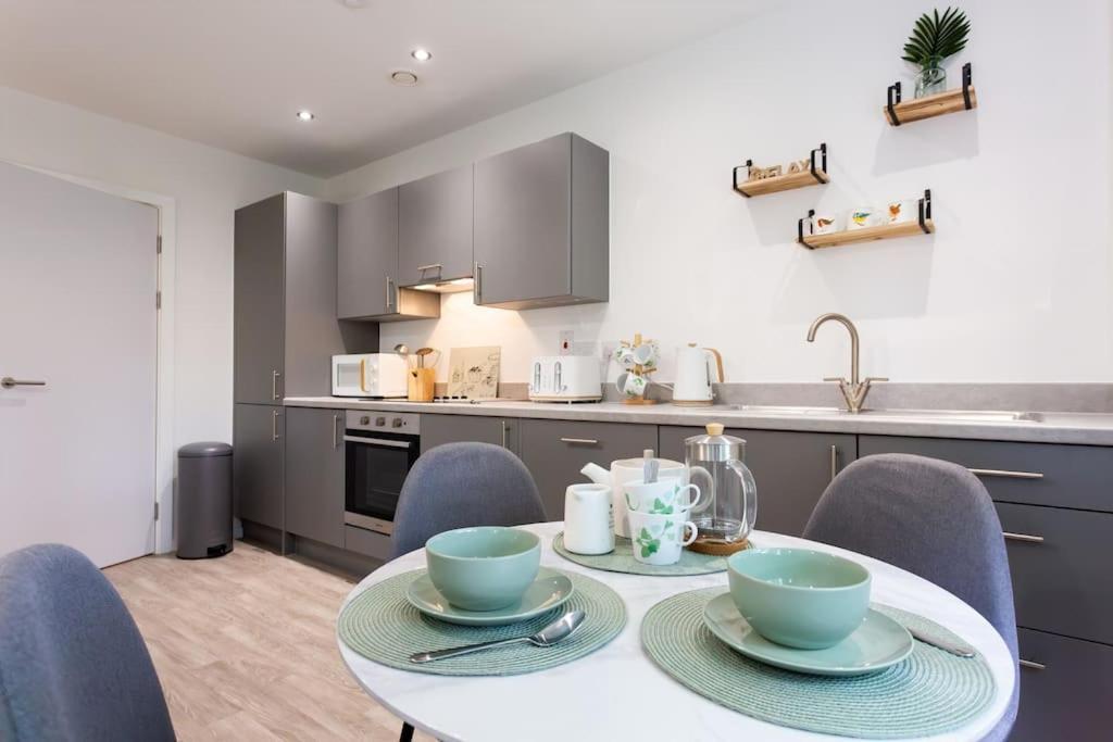 Polly'S Place Apartment Taunton & Free Off Road Parking & Wifi ภายนอก รูปภาพ