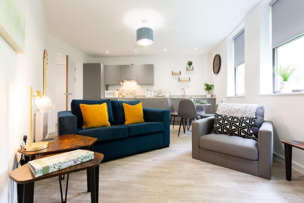 Polly'S Place Apartment Taunton & Free Off Road Parking & Wifi ภายนอก รูปภาพ