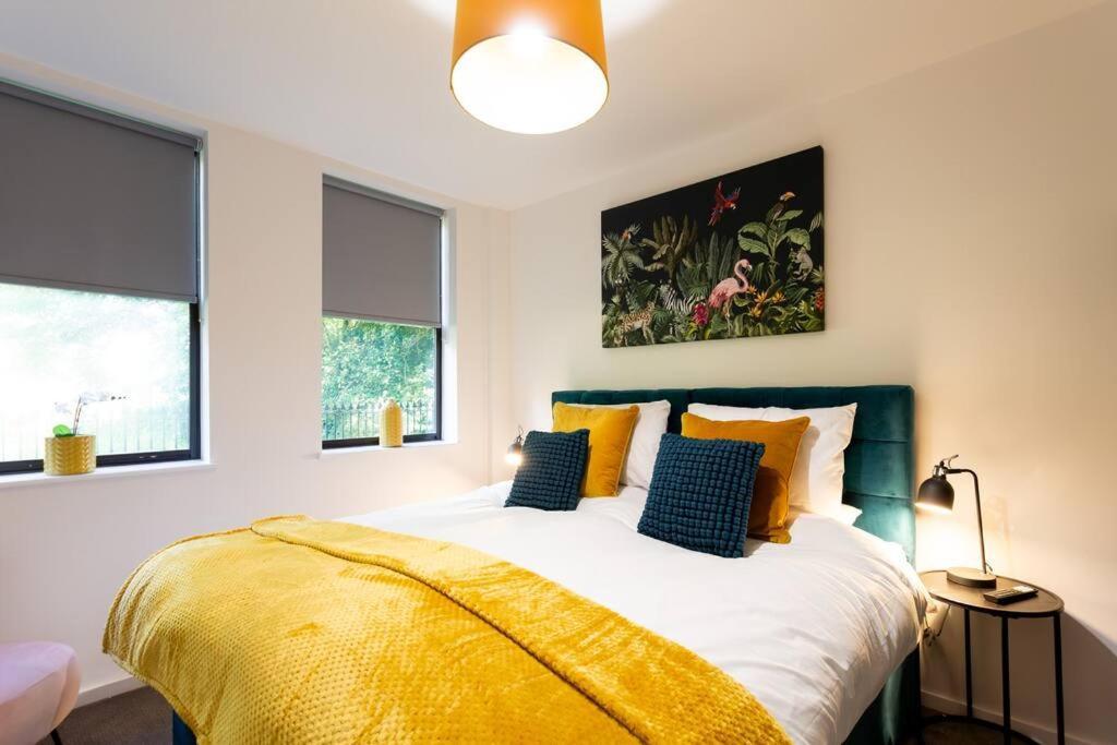 Polly'S Place Apartment Taunton & Free Off Road Parking & Wifi ภายนอก รูปภาพ