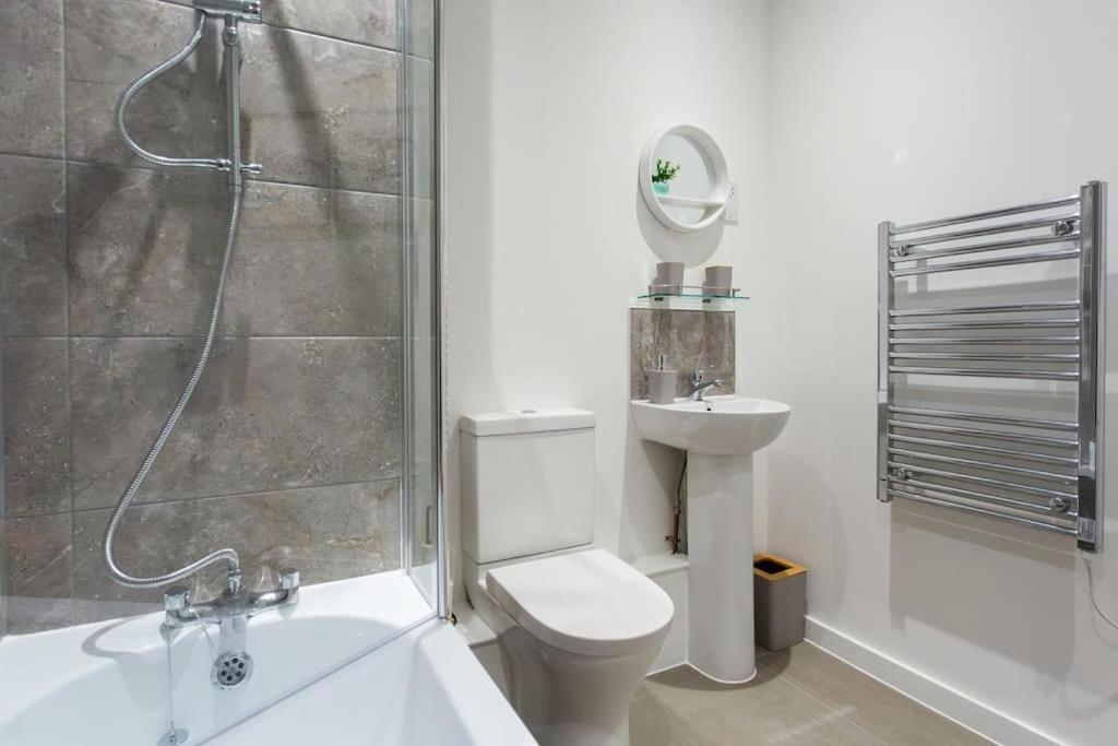 Polly'S Place Apartment Taunton & Free Off Road Parking & Wifi ภายนอก รูปภาพ