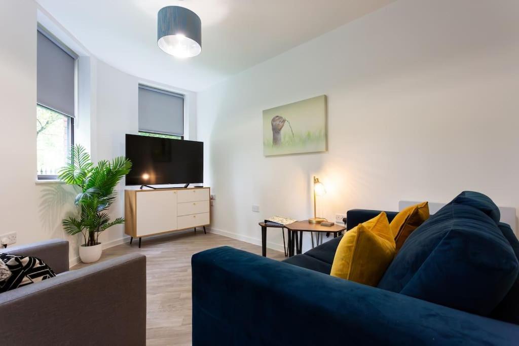 Polly'S Place Apartment Taunton & Free Off Road Parking & Wifi ภายนอก รูปภาพ