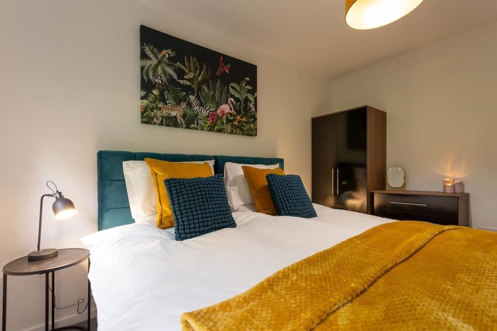 Polly'S Place Apartment Taunton & Free Off Road Parking & Wifi ภายนอก รูปภาพ