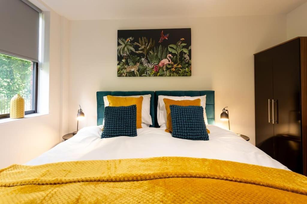 Polly'S Place Apartment Taunton & Free Off Road Parking & Wifi ภายนอก รูปภาพ
